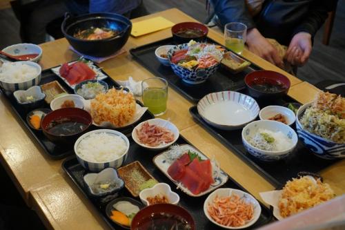 生桜エビ、釜揚げ桜エビ、桜エビの佃煮、桜エビのかき揚げ・・贅沢にして美味い！