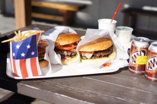 和牛100%の迫力バーガー