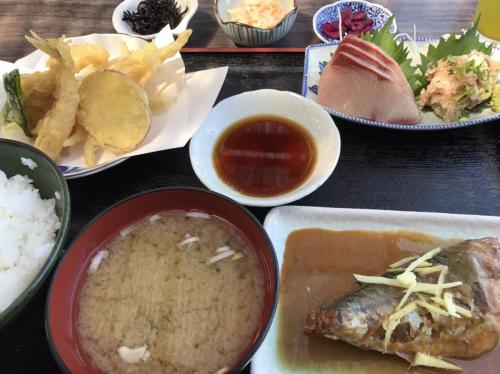 この定食も1000円！