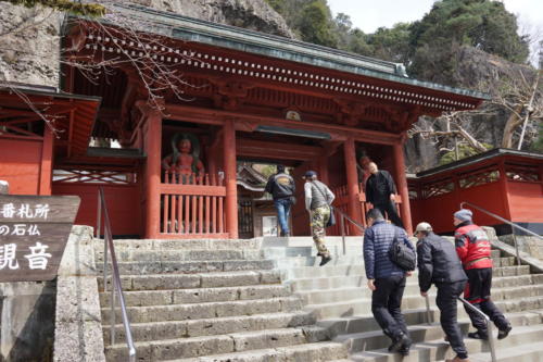 大谷資料館は休館だったので、大谷寺に行きました
