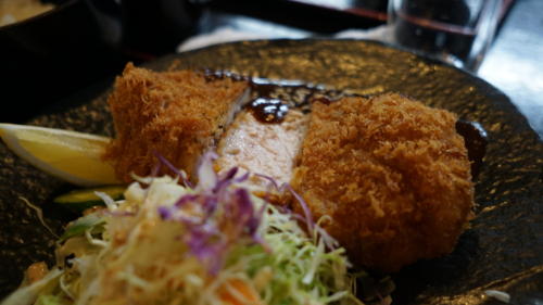 厚みがありながらも柔らかいトンカツでした