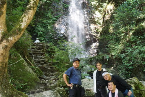 記念写真（都合で人数少ないですが