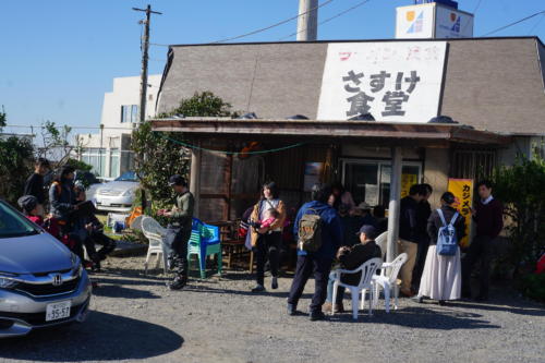 さすけ食堂に到着時点で16人待ち