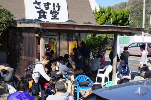 どんどんと待ち人数が増えてます